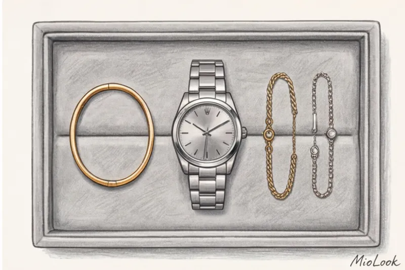 Как стильно носить часы с браслетами на одной руке - 6